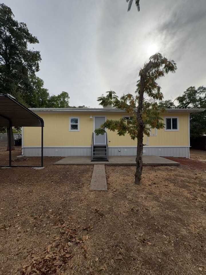 13590 Eastlake Dr - Photo 2 of 18