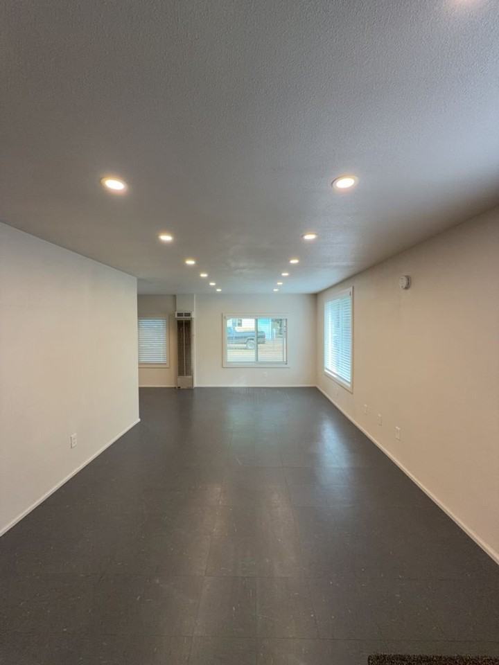 13590 Eastlake Dr - Photo 3 of 18