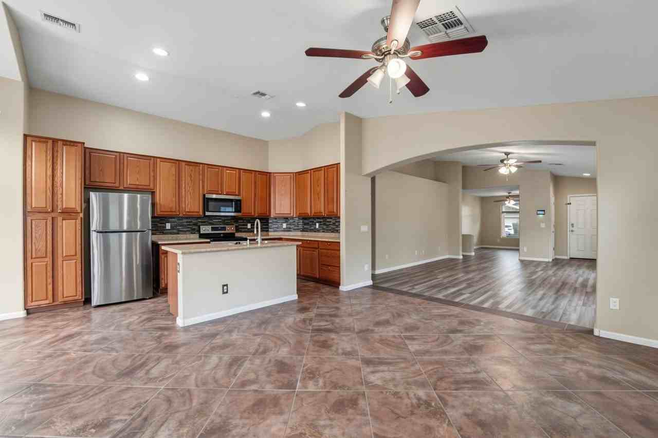 25840 W Winslow Ave - Photo 4 of 29