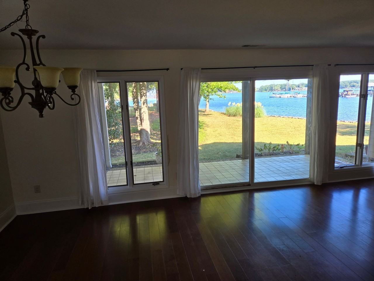 7401 Mariner Cove Dr - Photo 3 of 26