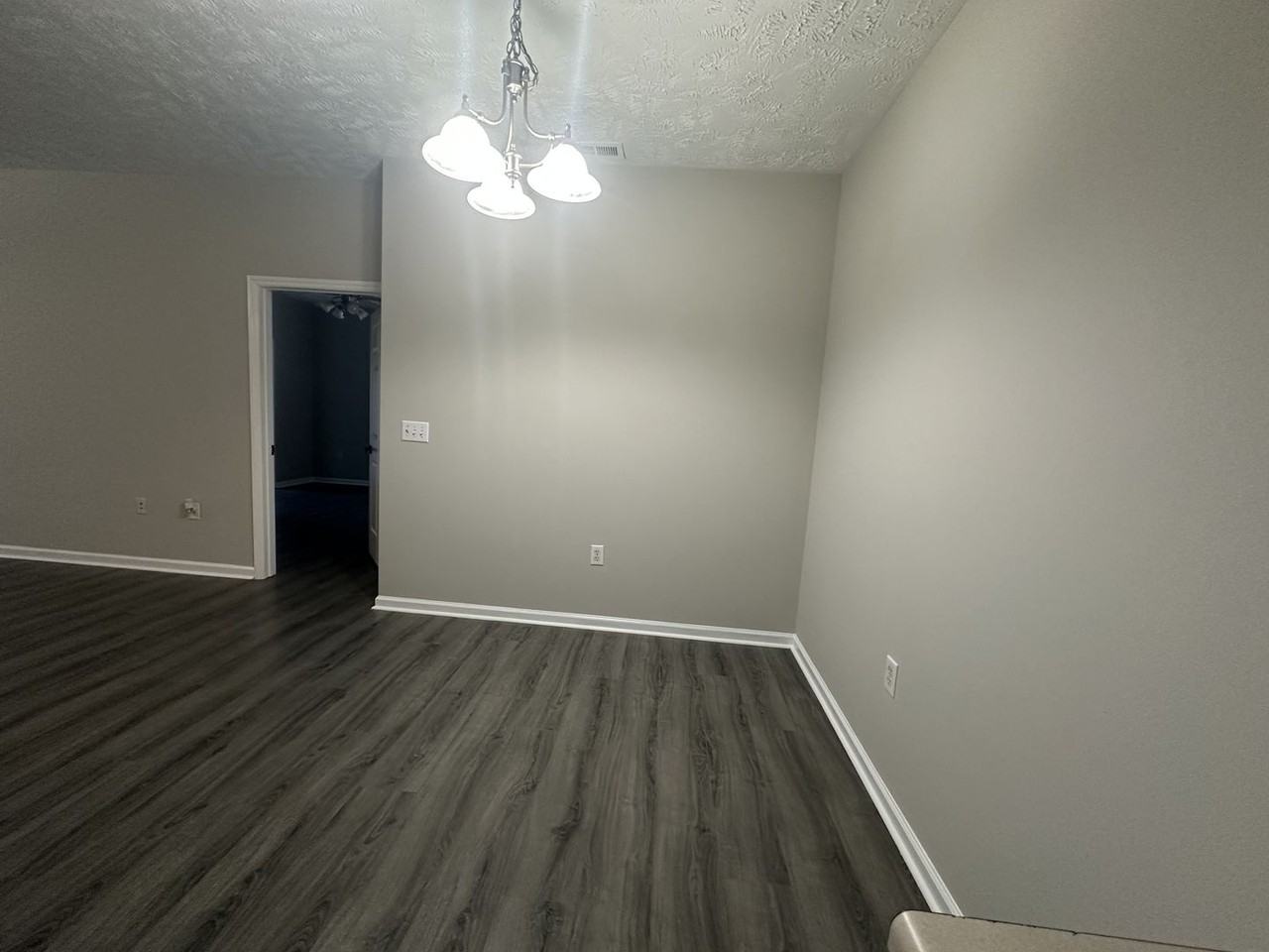 4020 Bardstown Ct - Photo 5 of 9