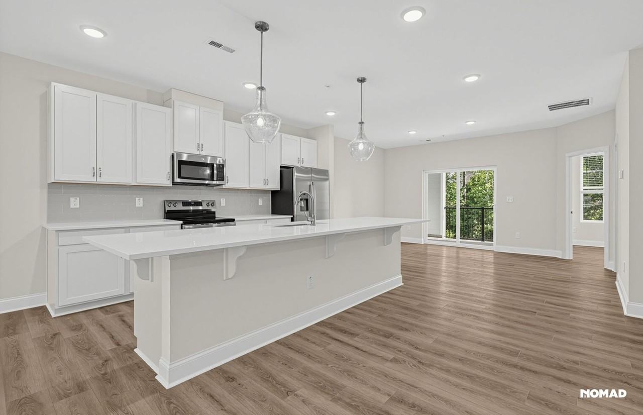 409 Grove Overlook Ln - Photo 4 of 36