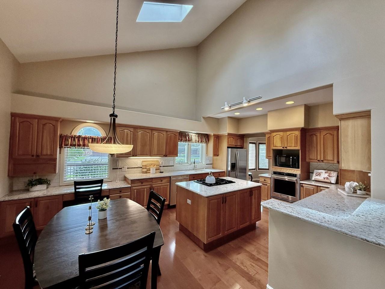 3805 Brushland Ct - Photo 4 of 47