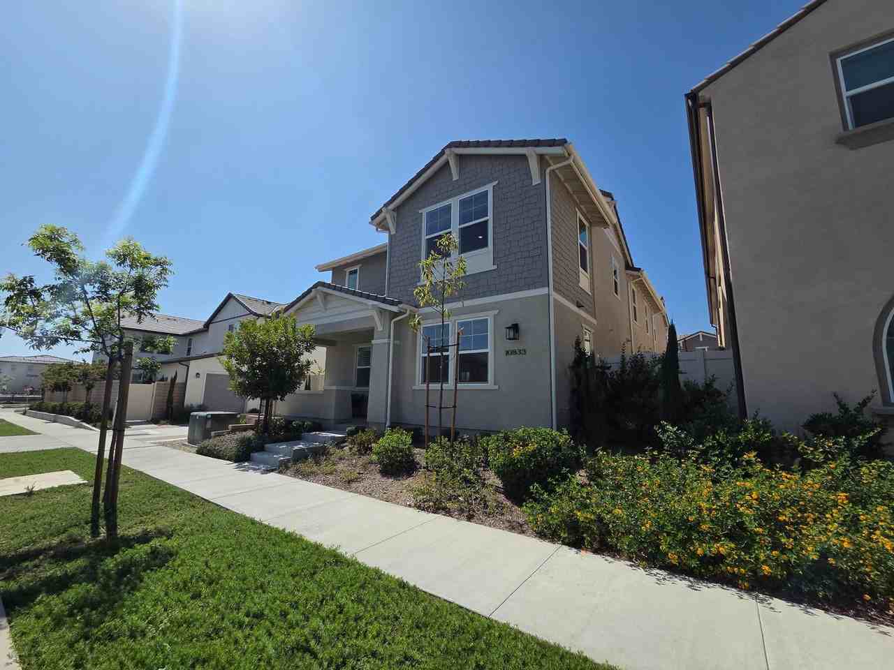 10833 Bridgeport Rd - Photo 4 of 45