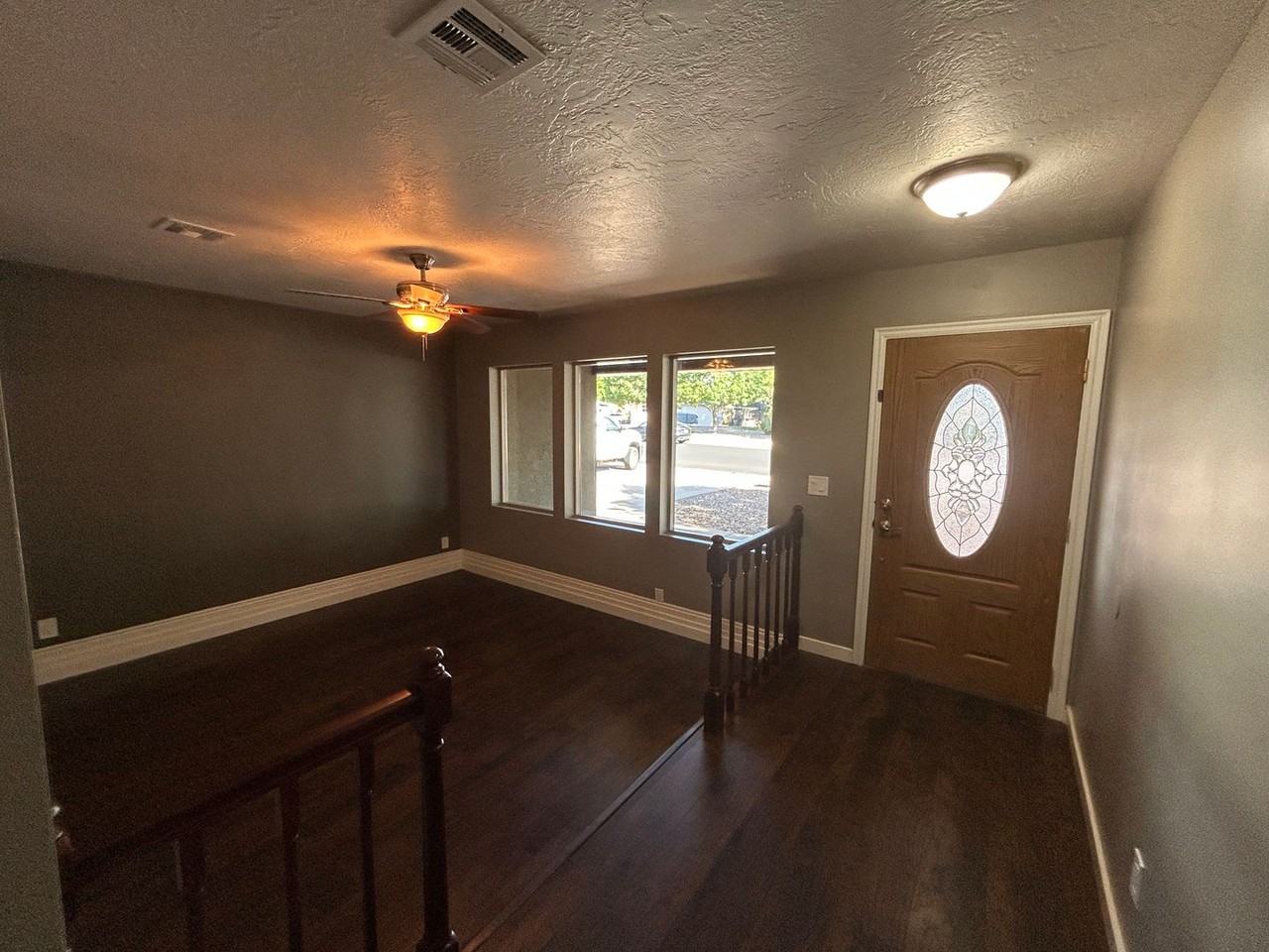 3165 Crestview Dr - Photo 5 of 43