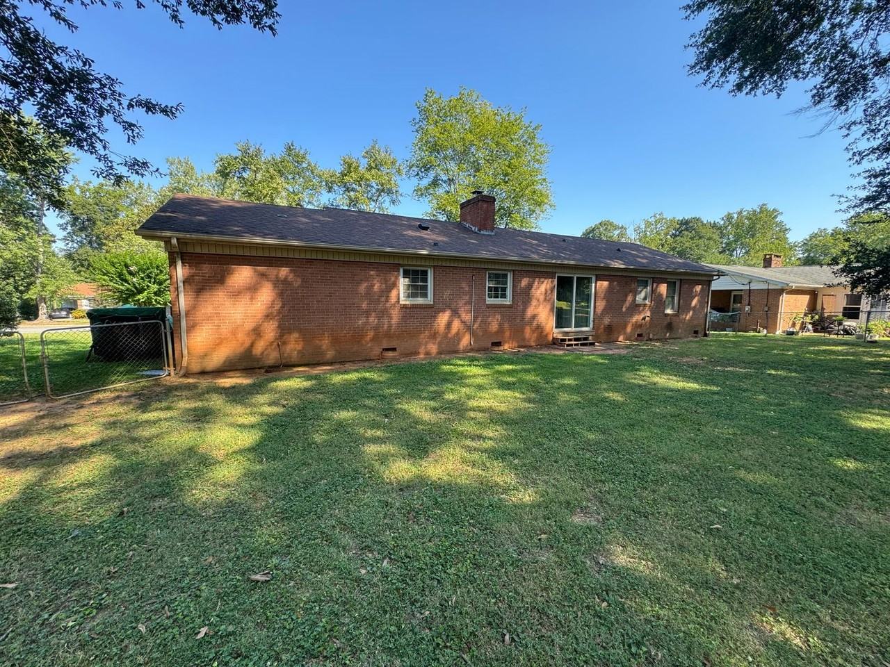 104 Kenwood Dr - Photo 3 of 35