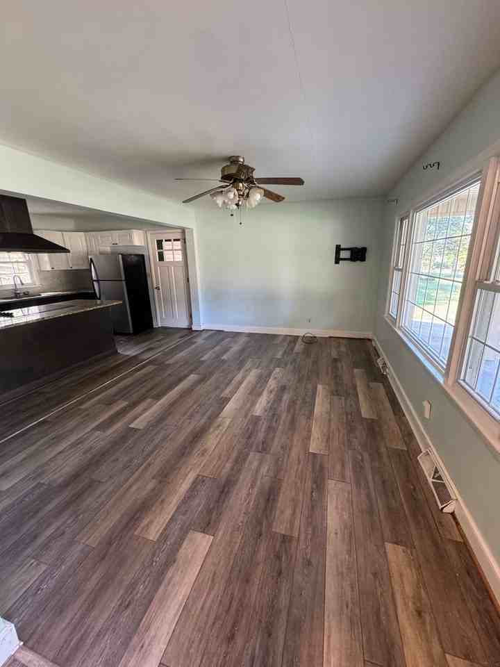 104 Kenwood Dr - Photo 5 of 35