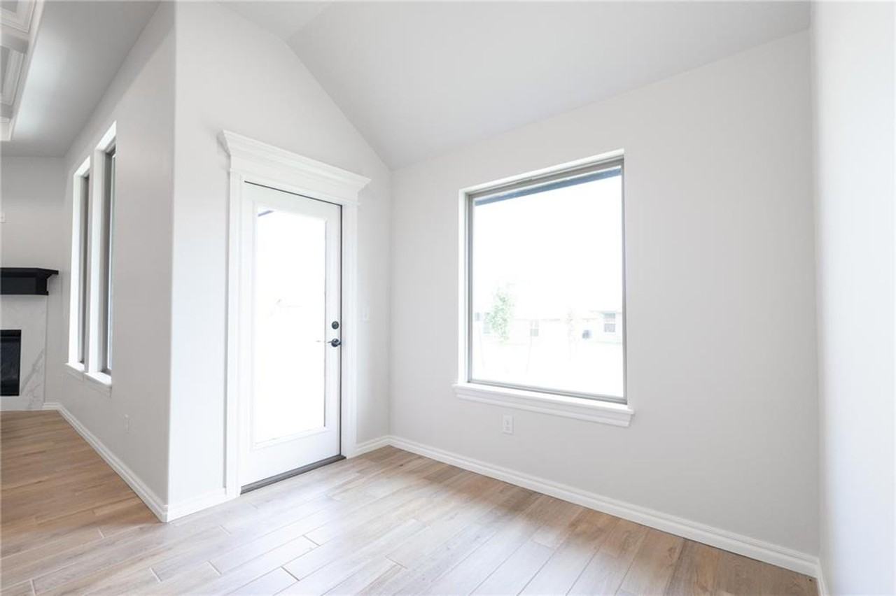 13028 Ne 9th St - Photo 7 of 27