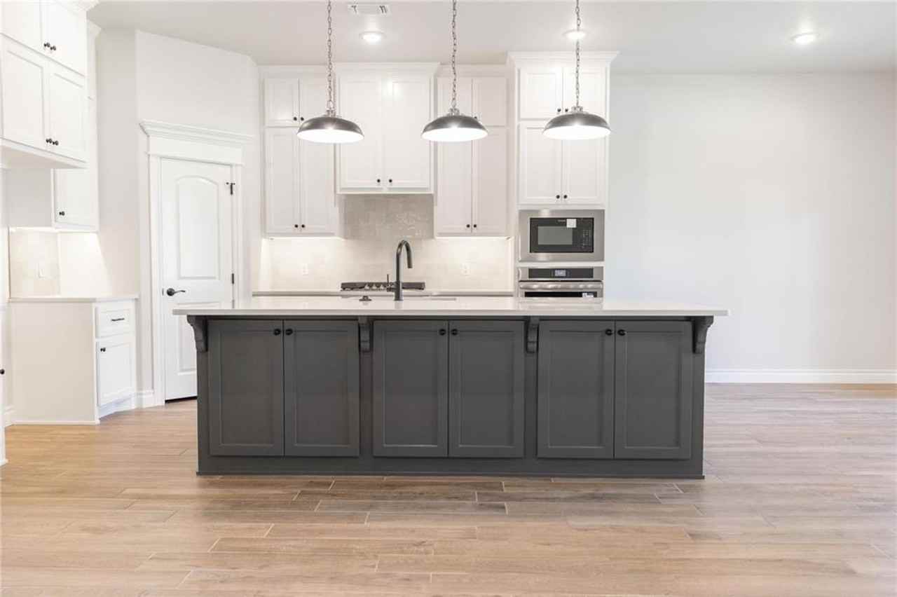 5608 Rose Prairie Blvd - Photo 3 of 27