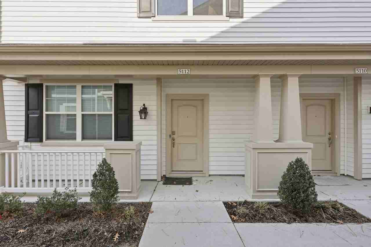 5112 Cora Anne Ln - Photo 3 of 31