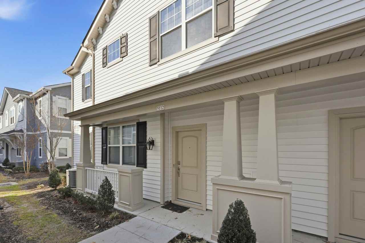 5112 Cora Anne Ln - Photo 4 of 31