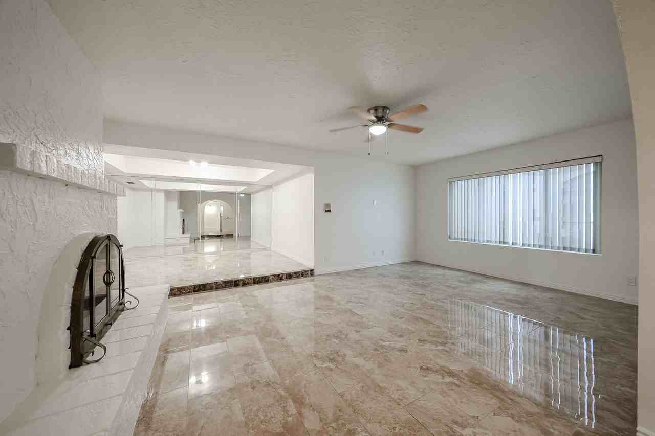 2851 E Acoma Dr - Photo 3 of 37