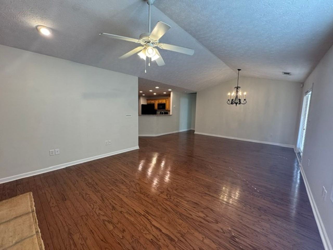 401 Creekside Dr - Photo 6 of 13