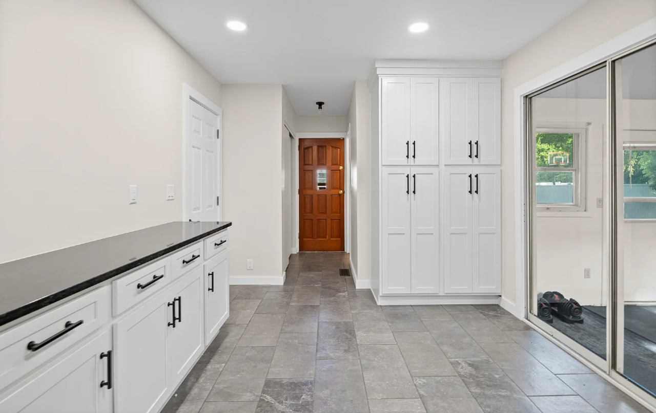 204 Chippewa St - Photo 6 of 23