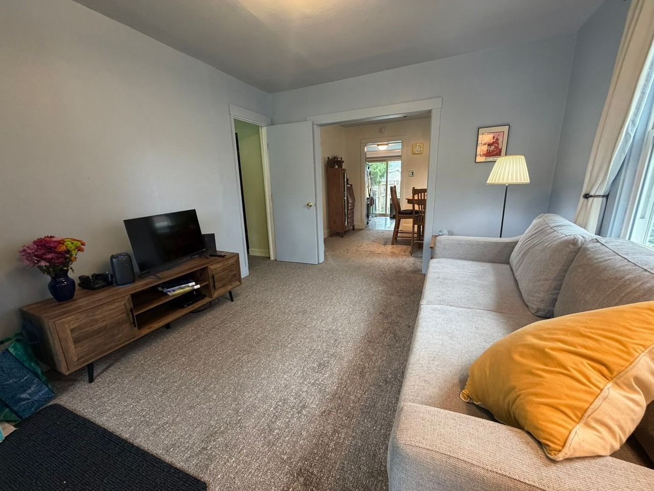 713 Dexter St - Photo 2 of 11