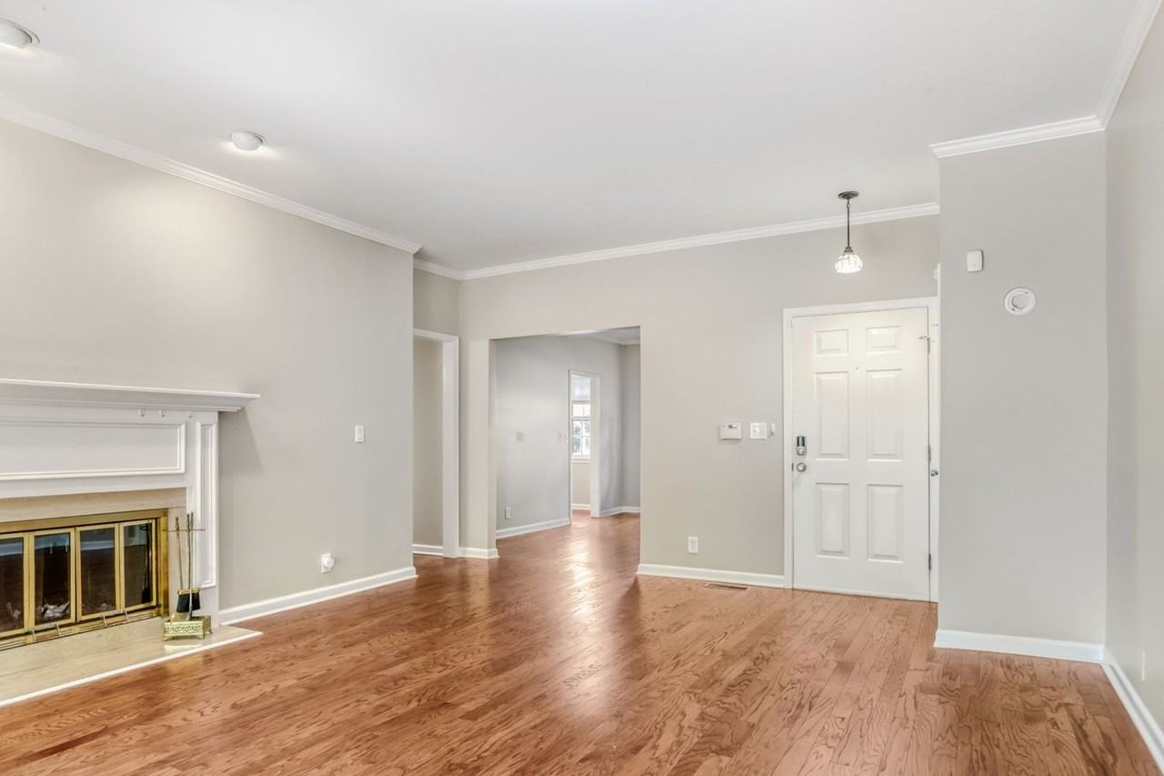 229 Westchase Dr - Photo 2 of 19