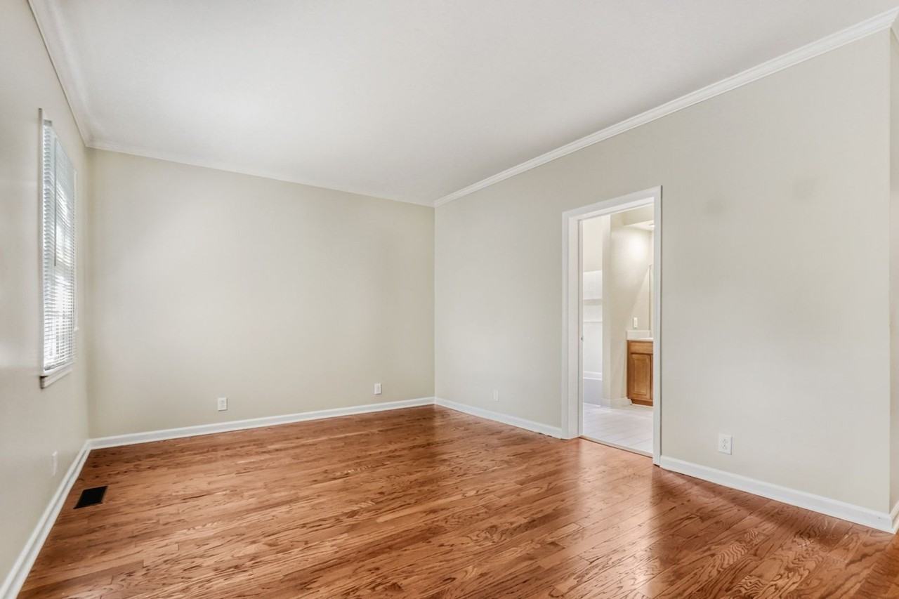 229 Westchase Dr - Photo 4 of 19
