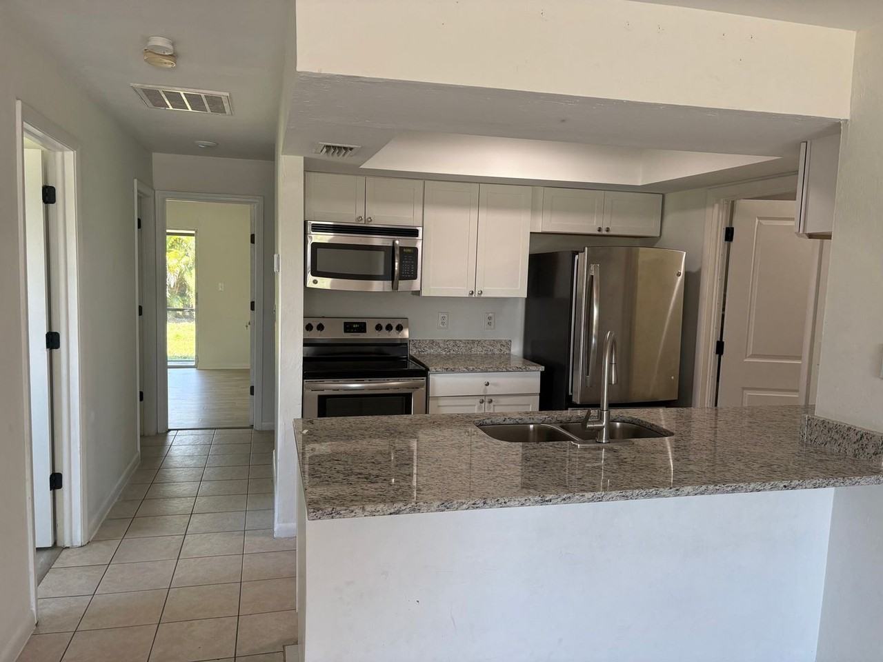 919 Cape Coral Pkwy W - Photo 7 of 23