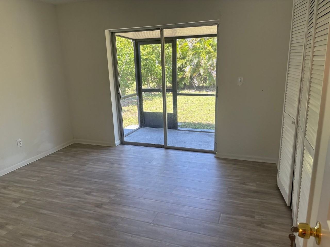 919 Cape Coral Pkwy W - Photo 6 of 23
