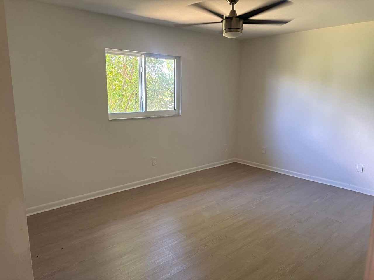 919 Cape Coral Pkwy W - Photo 3 of 23