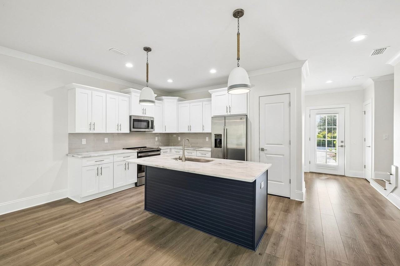 16 Golden Bell Ct - Photo 6 of 42