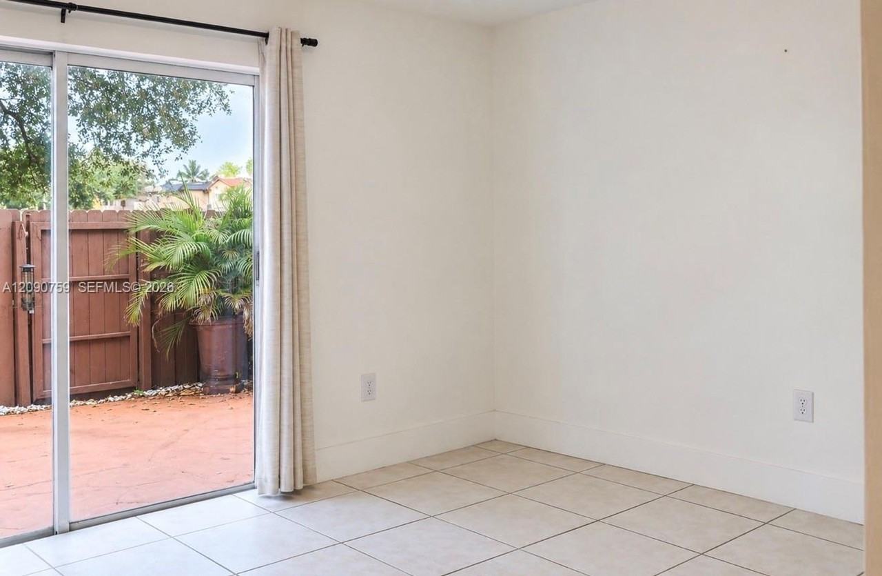 5921 Sw 162nd Ct - Photo 2 of 18