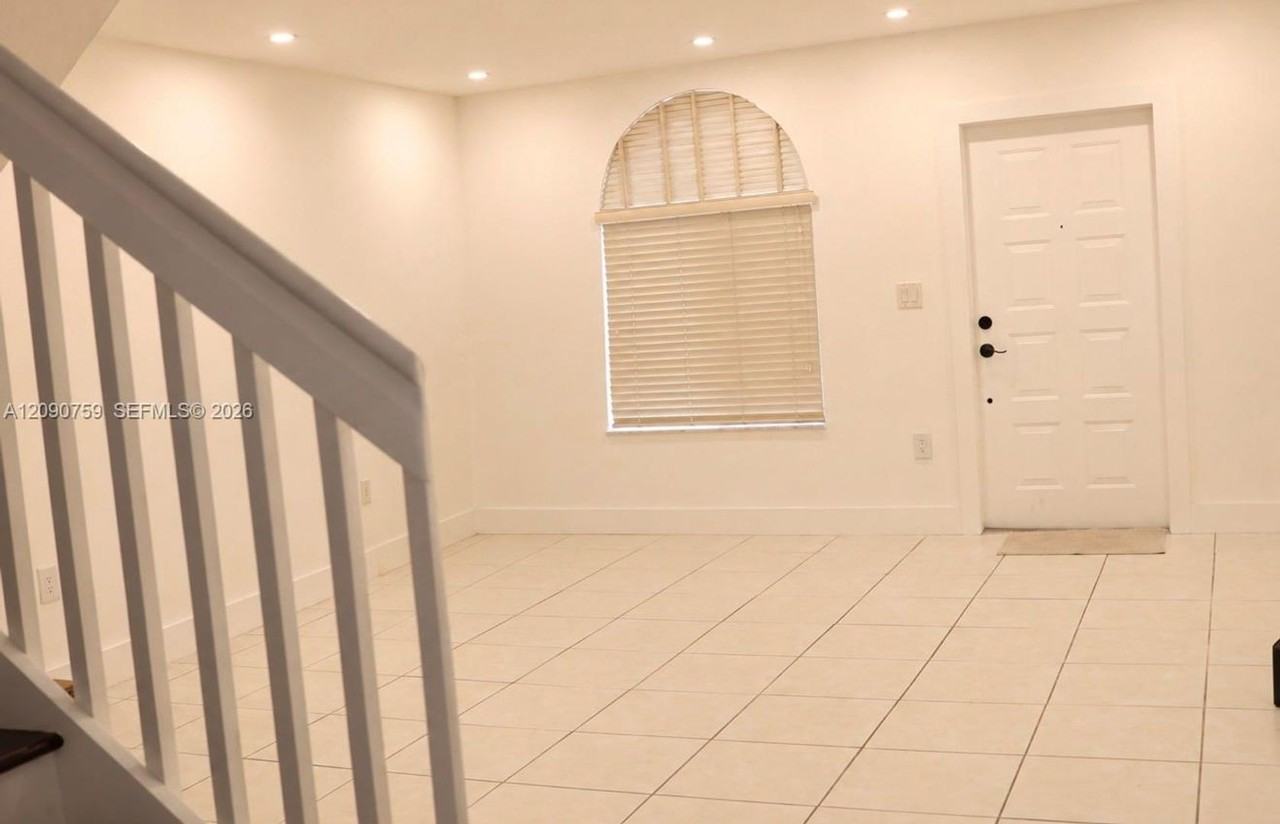 5921 Sw 162nd Ct - Photo 3 of 18