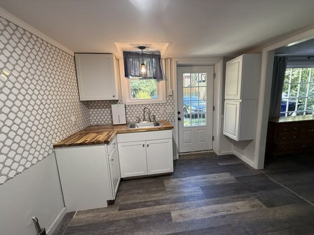 355 Amherst Rd #B - Photo 3 of 20