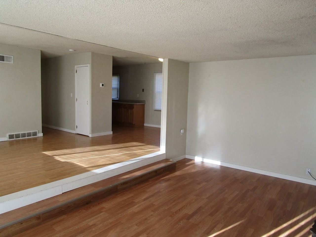 207 Sw Ewen St - Photo 4 of 14