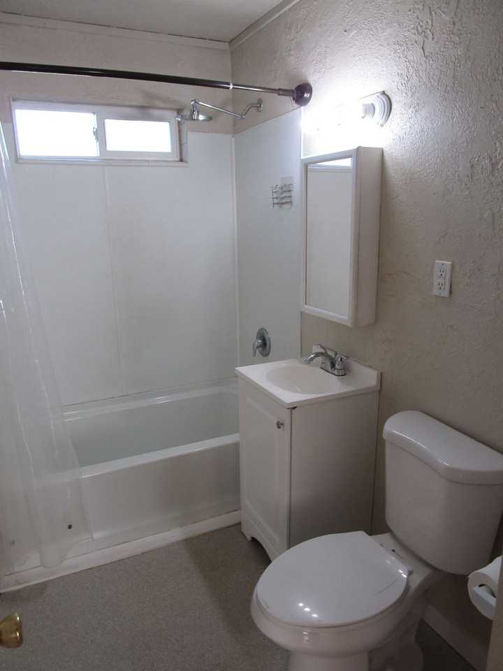 207 Sw Ewen St - Photo 7 of 14
