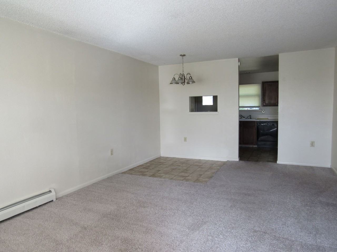1120 S Nebraska Ave - Photo 2 of 15
