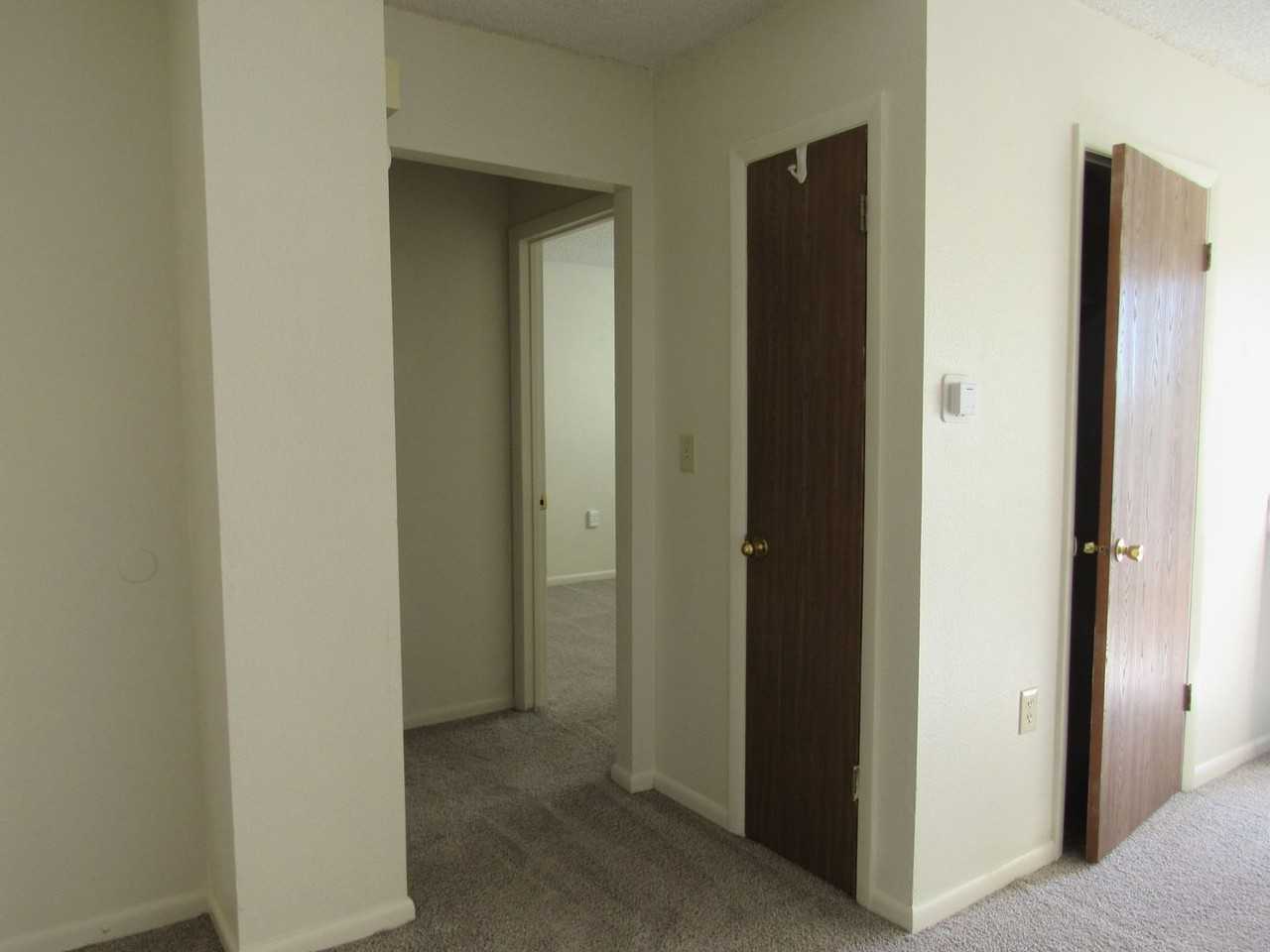 1120 S Nebraska Ave - Photo 5 of 15