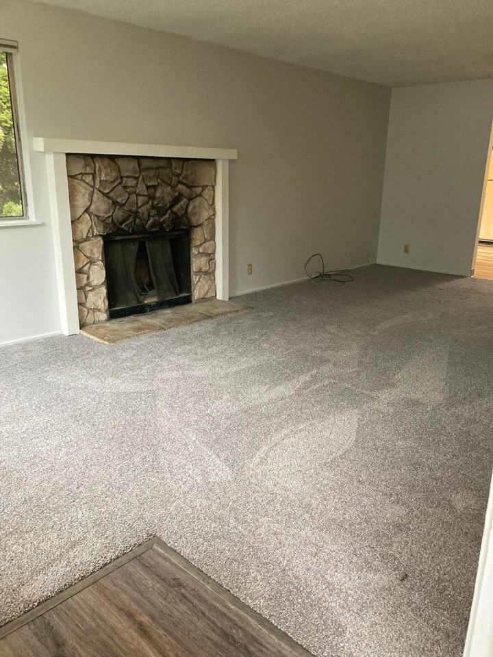 3210 S E Ct - Photo 2 of 10