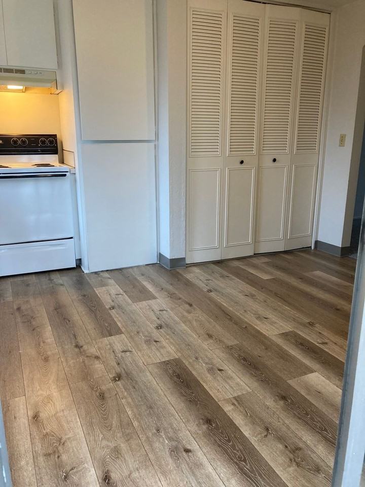 3210 S E Ct - Photo 5 of 10