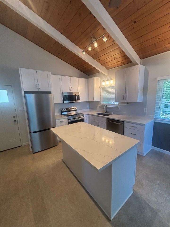 1751 4th St - Photo 5 of 13