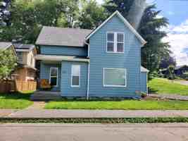 featured image of 402 Quince St Ne