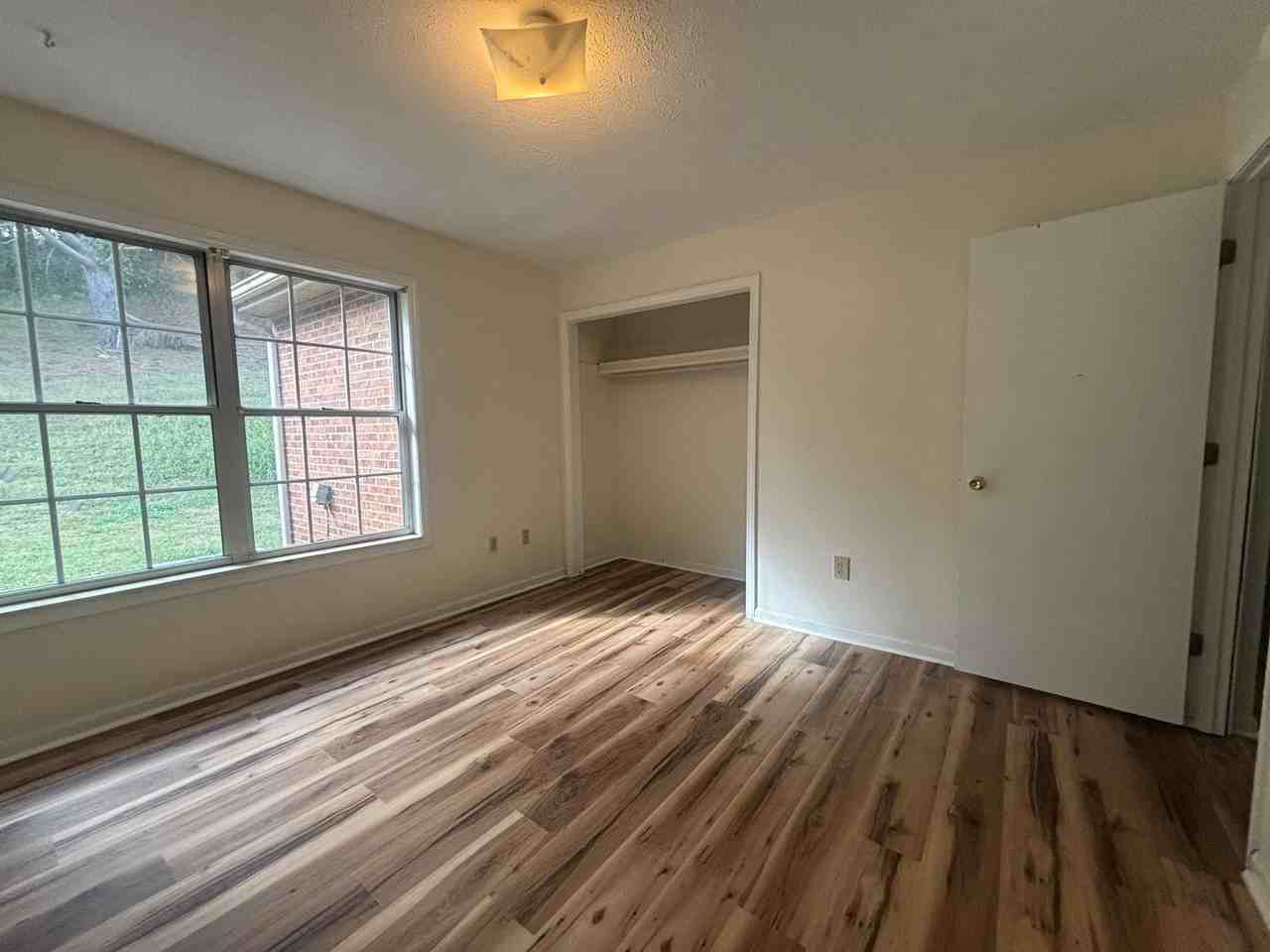 105 Lovely Mount Dr Apt C - Photo 4 of 6