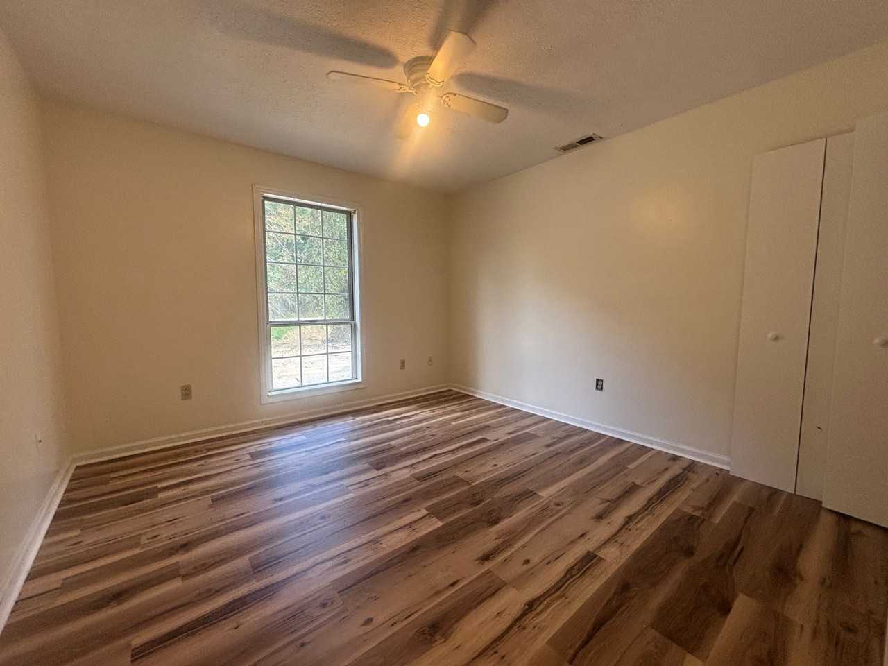 105 Lovely Mount Dr Apt C - Photo 6 of 6