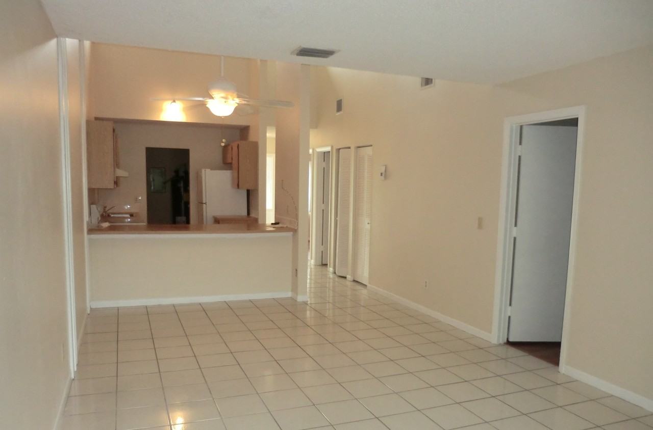 6980 Woodscape Cir #3T - Photo 2 of 7