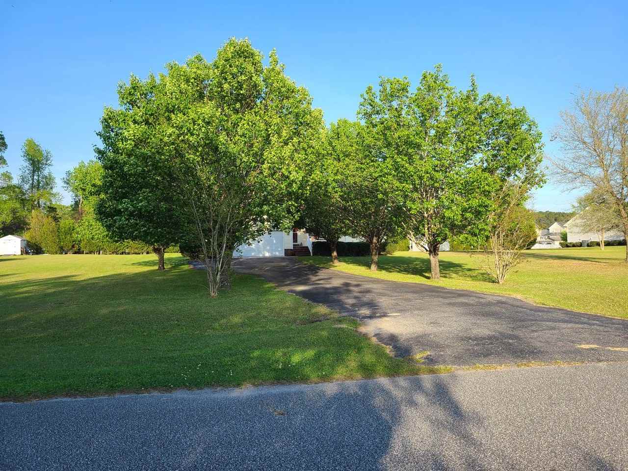 134 Derby Ln - Photo 2 of 24