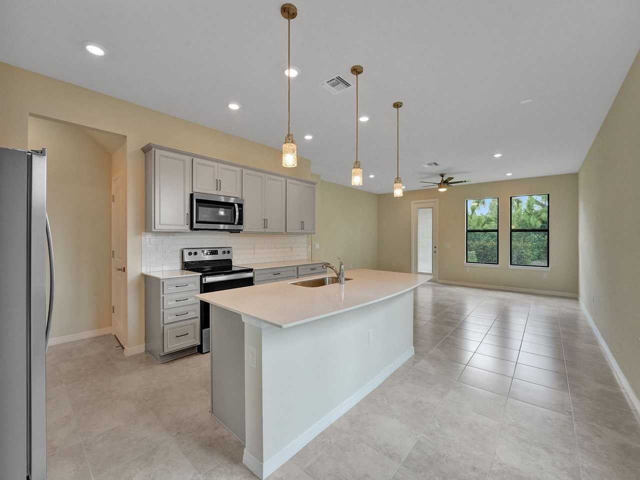 4825 Chantilly Rd - Photo 4 of 23