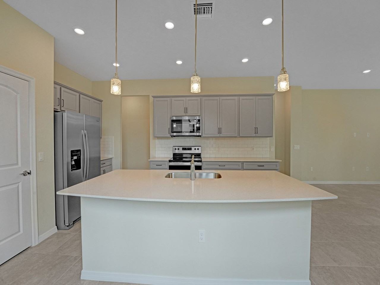 4825 Chantilly Rd - Photo 5 of 23