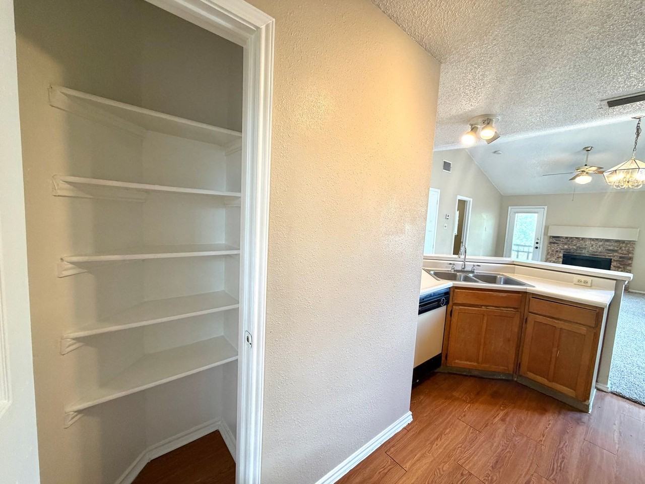 9221 Shadow Crest Dr - Photo 6 of 17