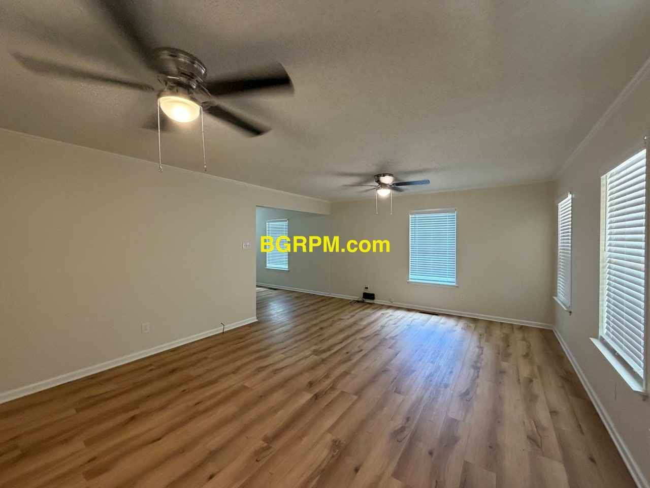 1325 Southeastern Ave - Photo 2 of 12