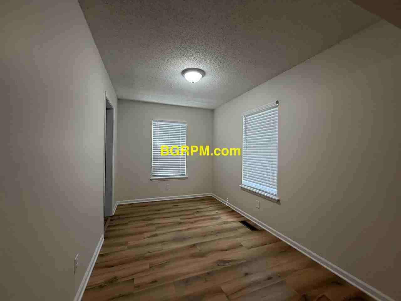 1325 Southeastern Ave - Photo 3 of 12