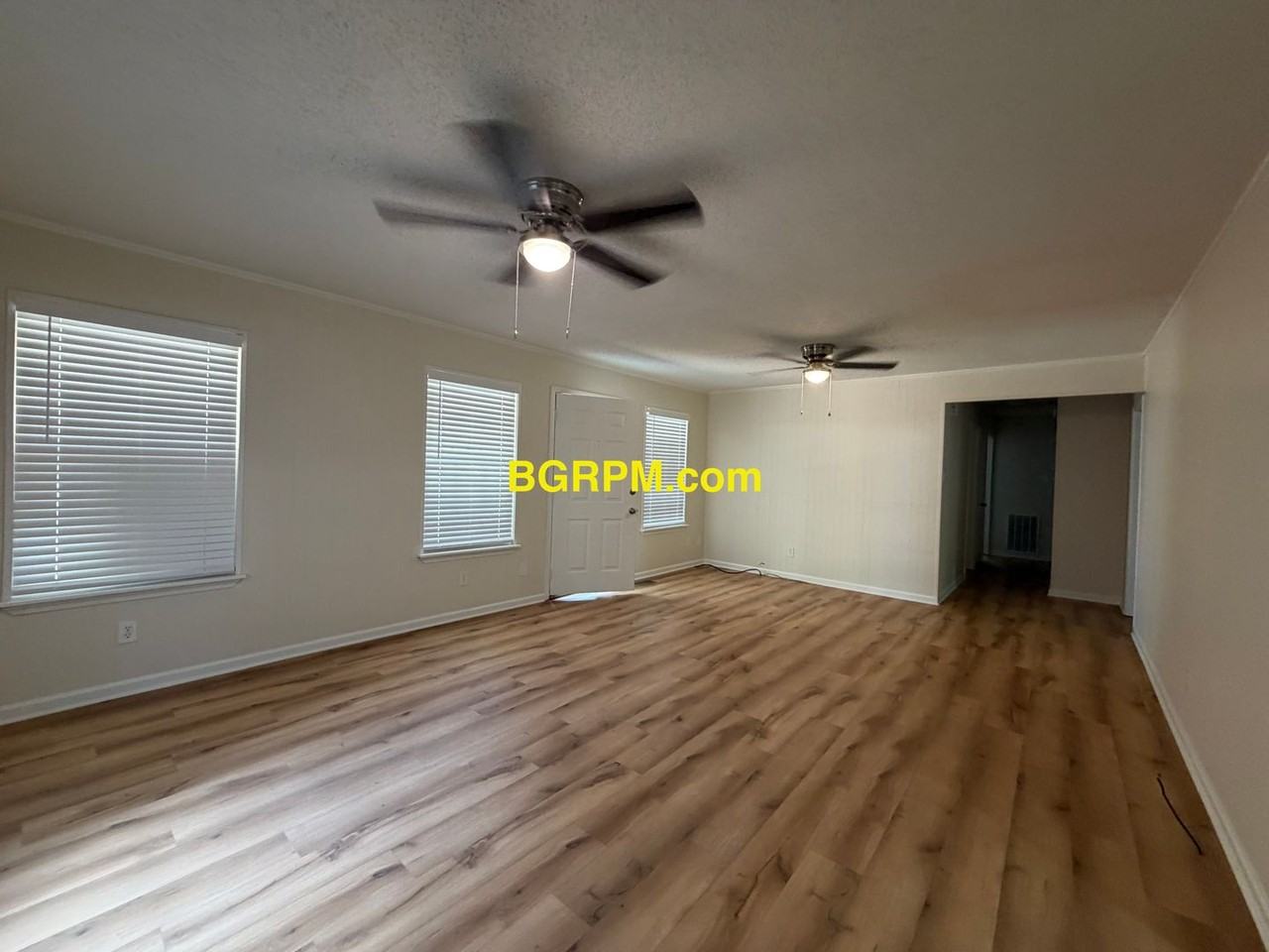 1325 Southeastern Ave - Photo 4 of 12