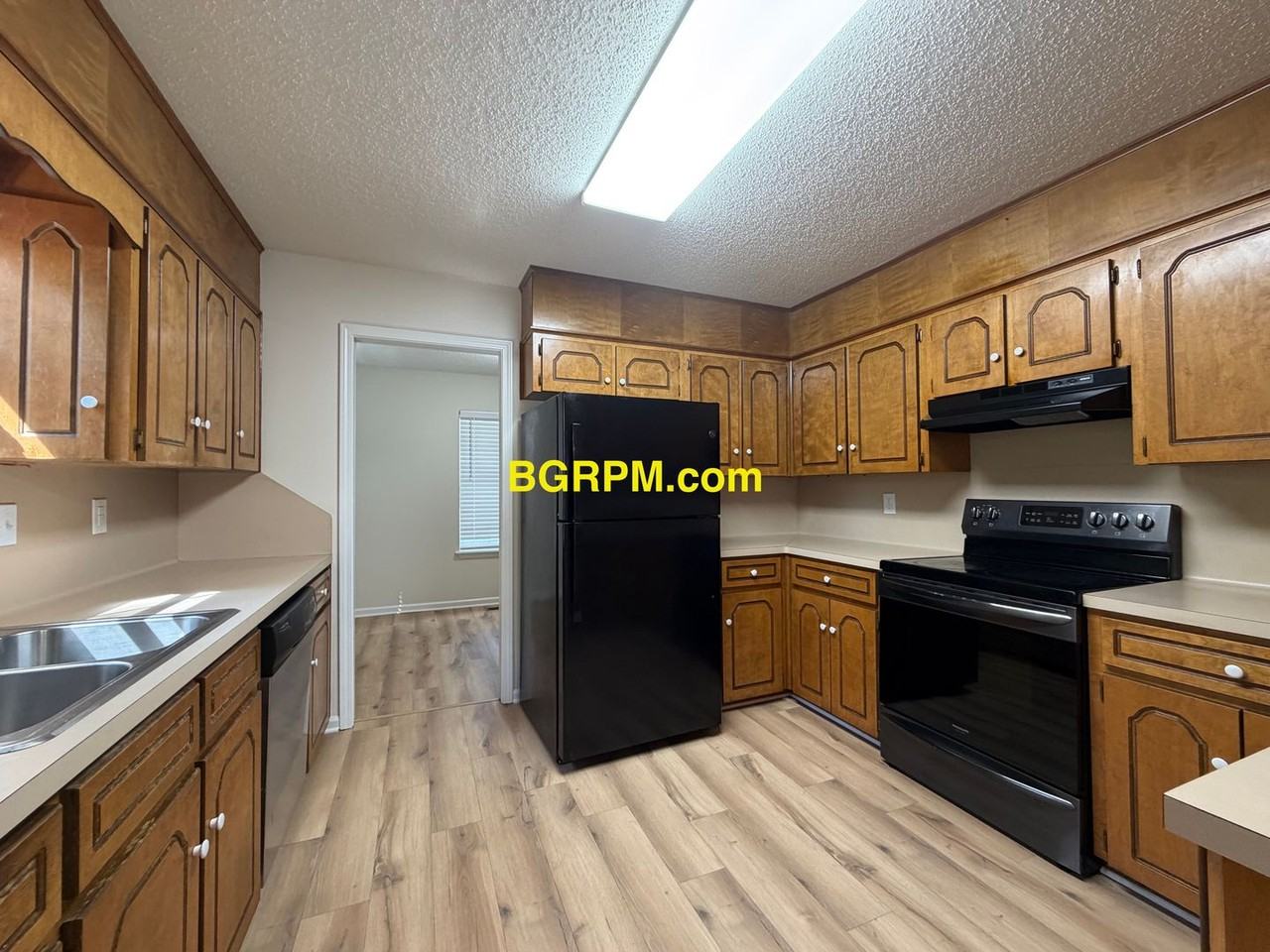 1325 Southeastern Ave - Photo 6 of 12