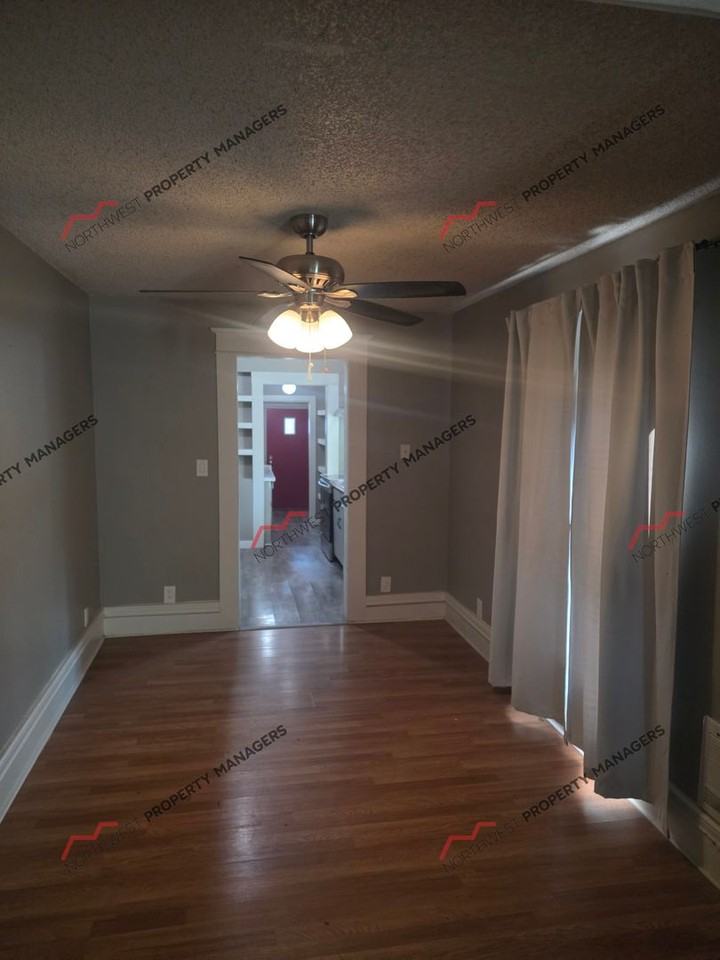 920 F St - Photo 5 of 16