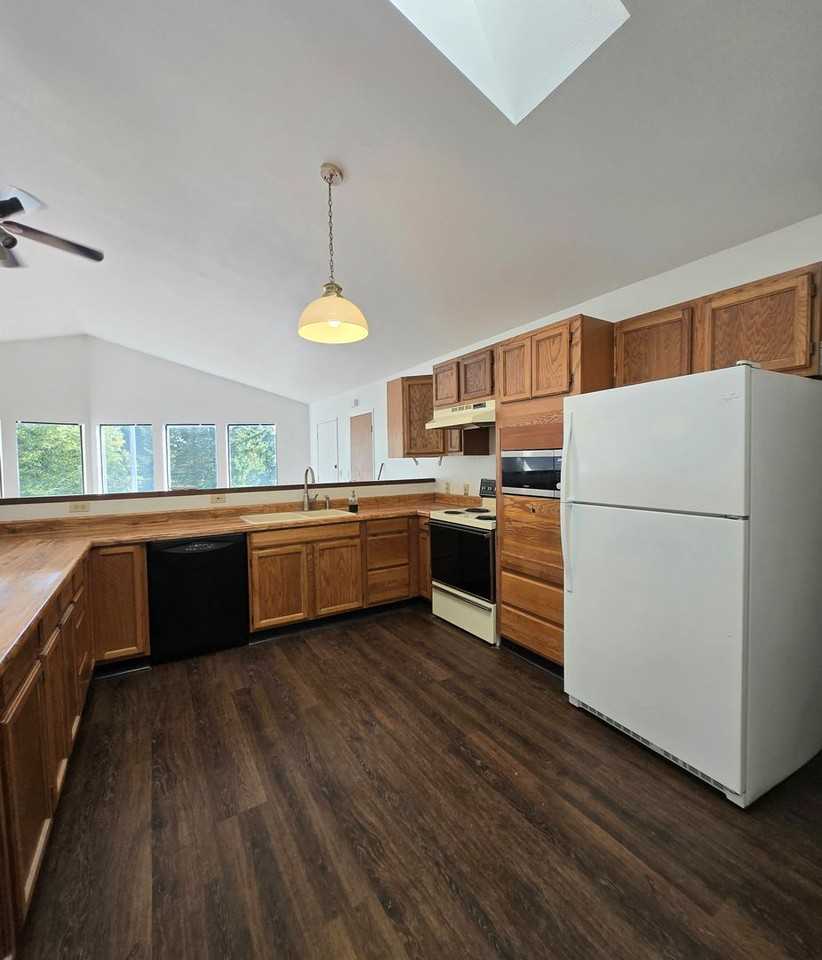 111 Finch Ln - Photo 7 of 18