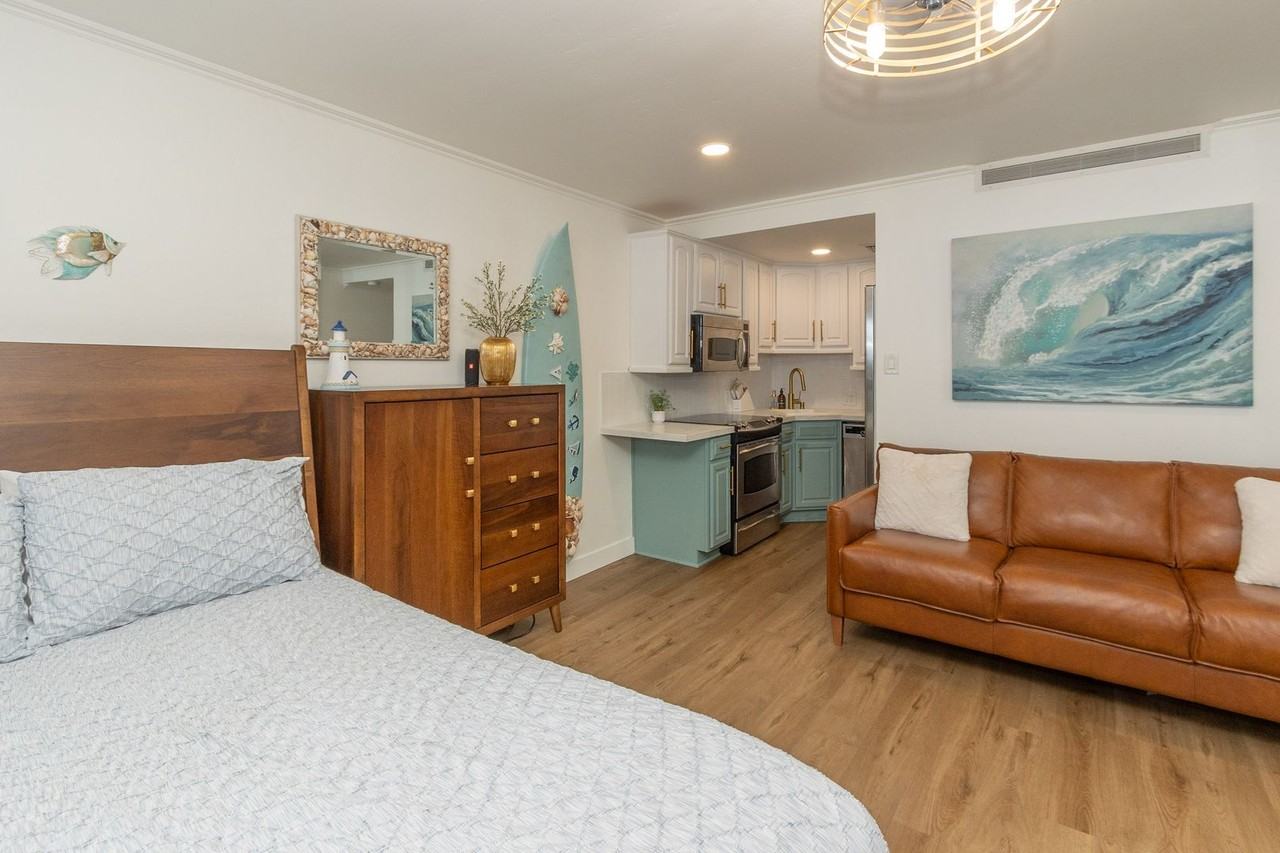 939 Coast Blvd Unit 3d #3D - Photo 3 of 29